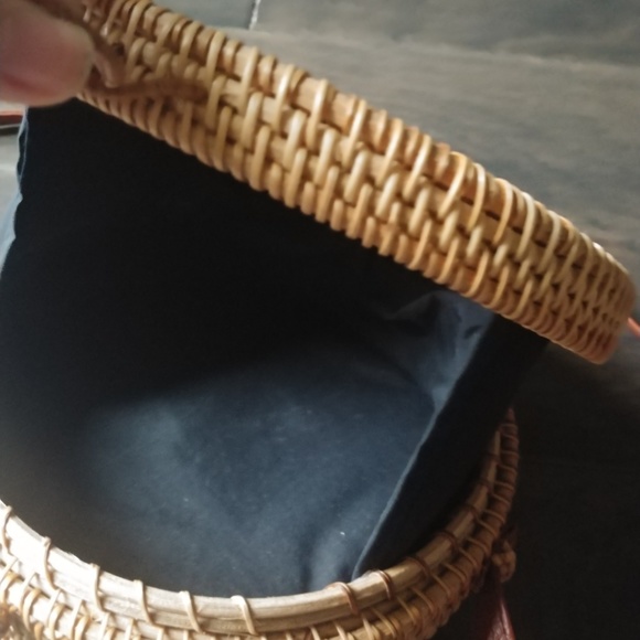 Round Rattan crossbody - Picture 2 of 7
